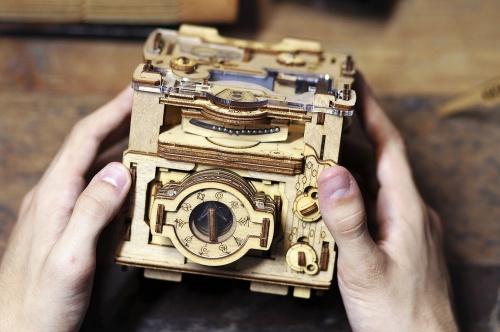 Головоломка "Квестбокс: Фотоаппарат Шерлока Холмса" фото 8 Головоломка "Квестбокс: Фотоаппарат Шерлока Холмса" фото 8